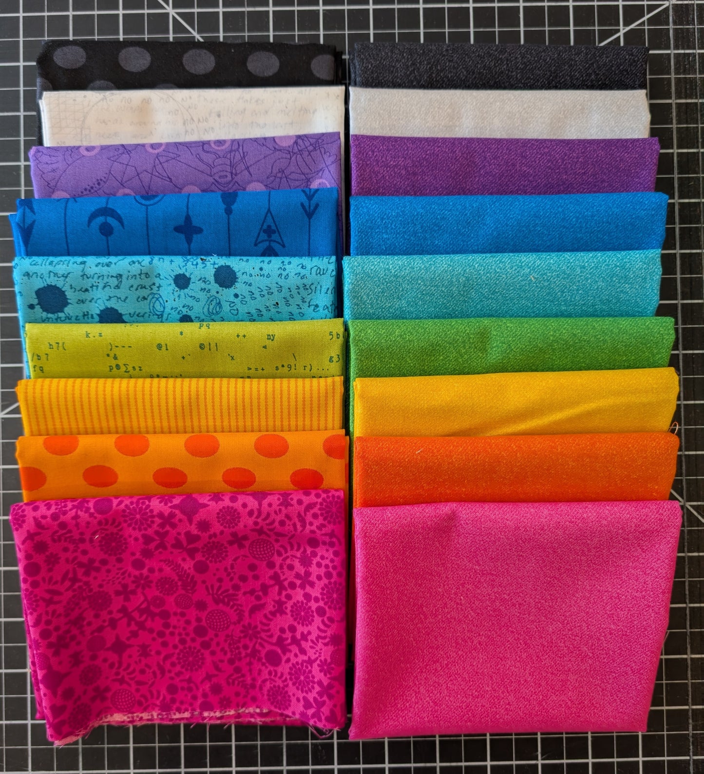 Andover Rainbow 18 Fat Quarter Bundle by Beehive Craft Studio