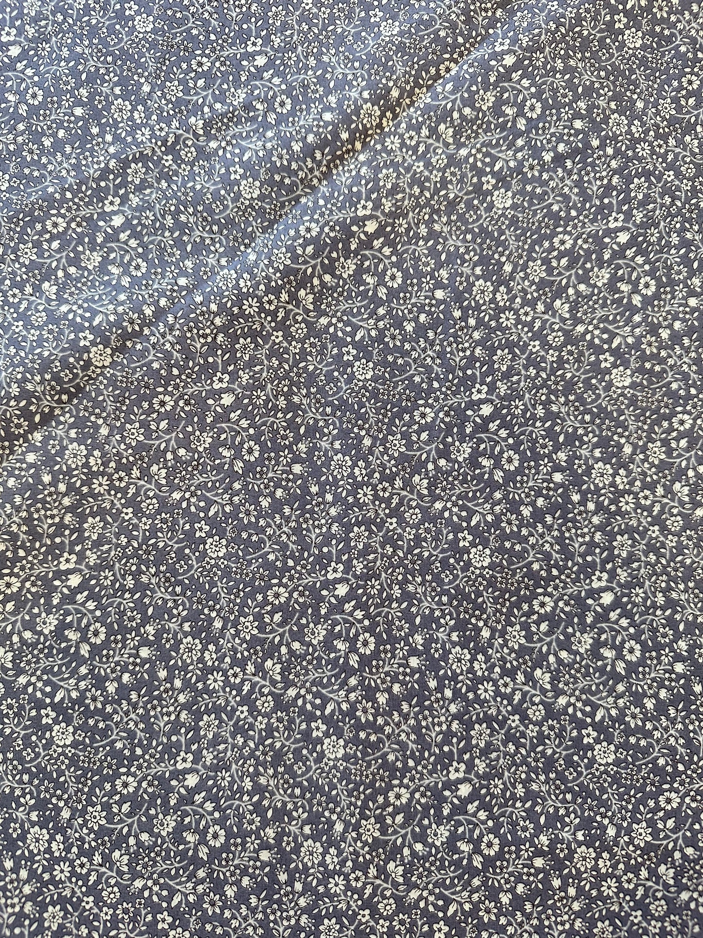 LAVENDER Petite Flowers Flownny Lawn 43D from KOKKA